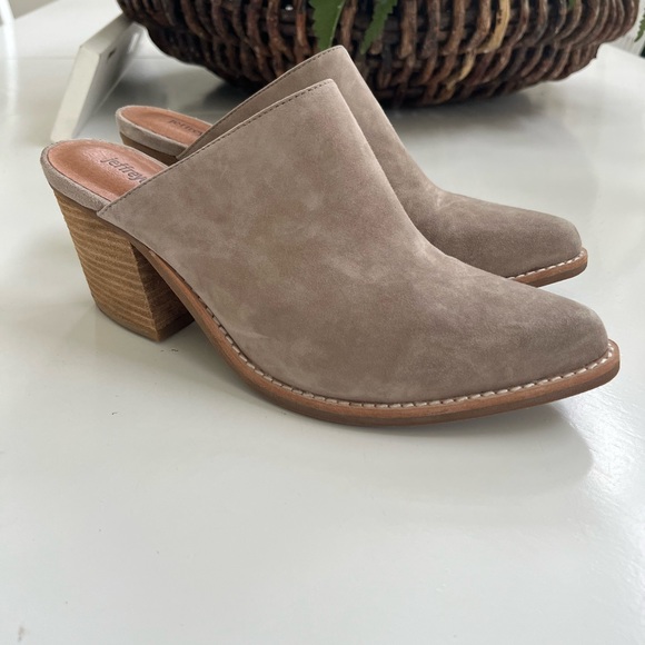 Jeffrey Campbell Mules slides Favela-2 beige 8.5 block heel pointy toe Worn Once - Picture 3 of 9